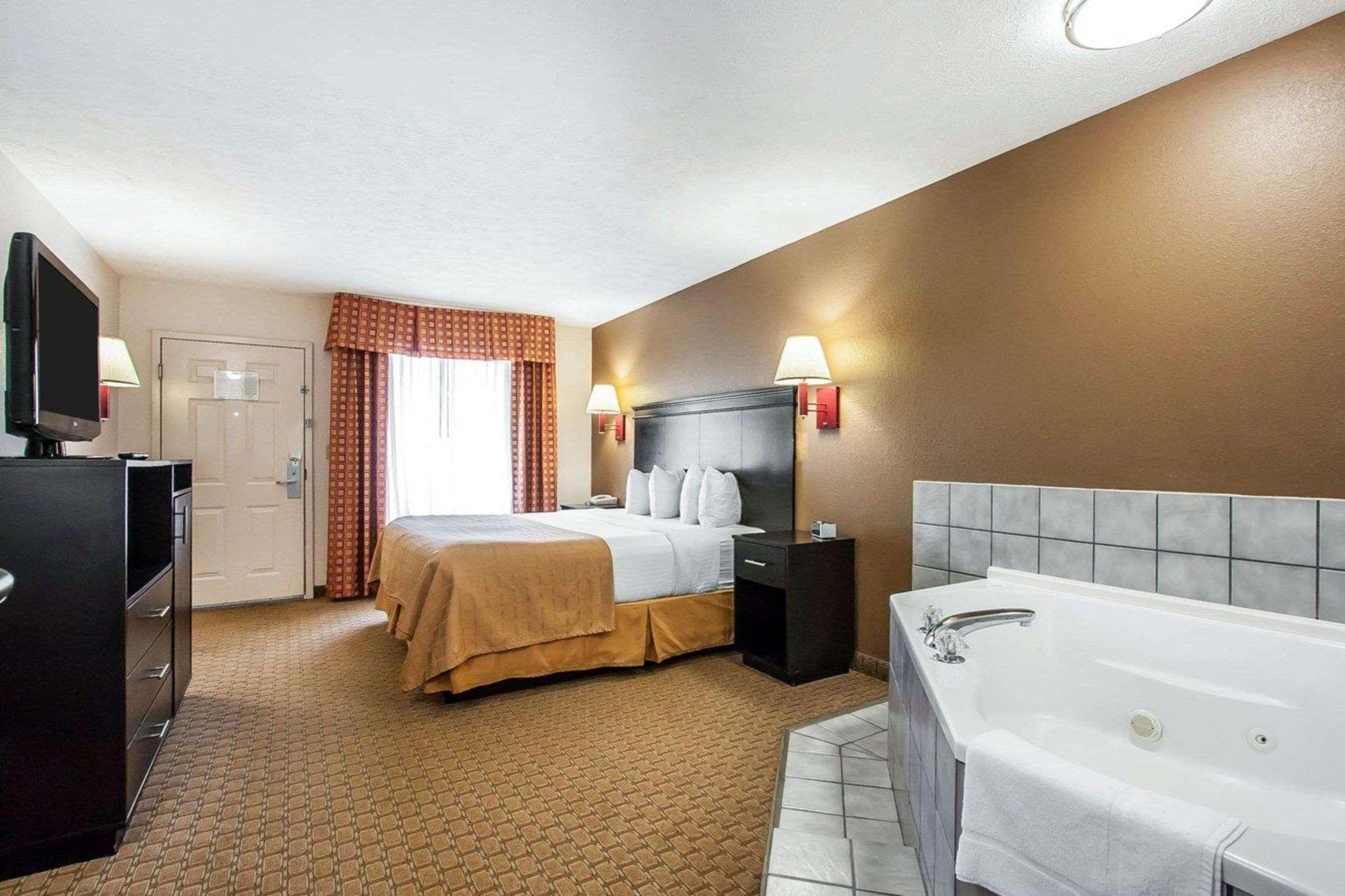 Quality Inn Savannah South Exterior foto